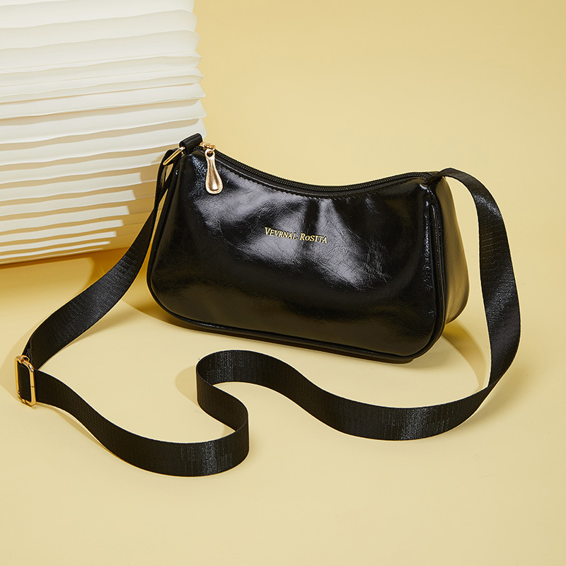 2025 Korean version shoulder VR new phone large capacity female hobo armpit bag