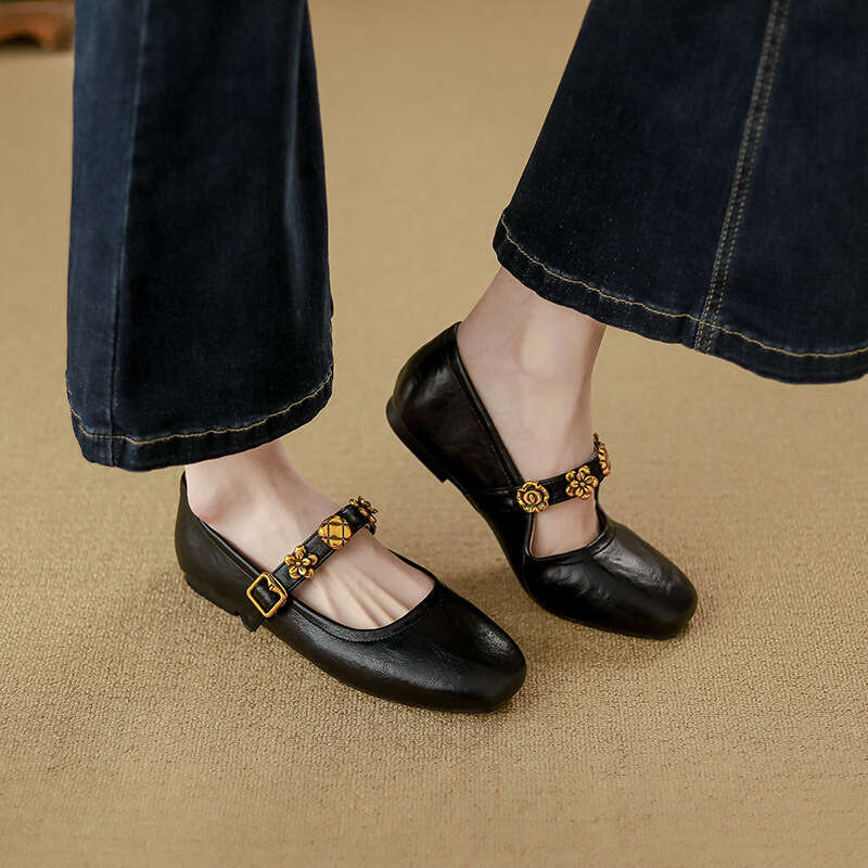 round Hot Hot toe shallow mouth metal buckle single shoe for women's professional commuting soft sole low heel French Mary Jane shoes