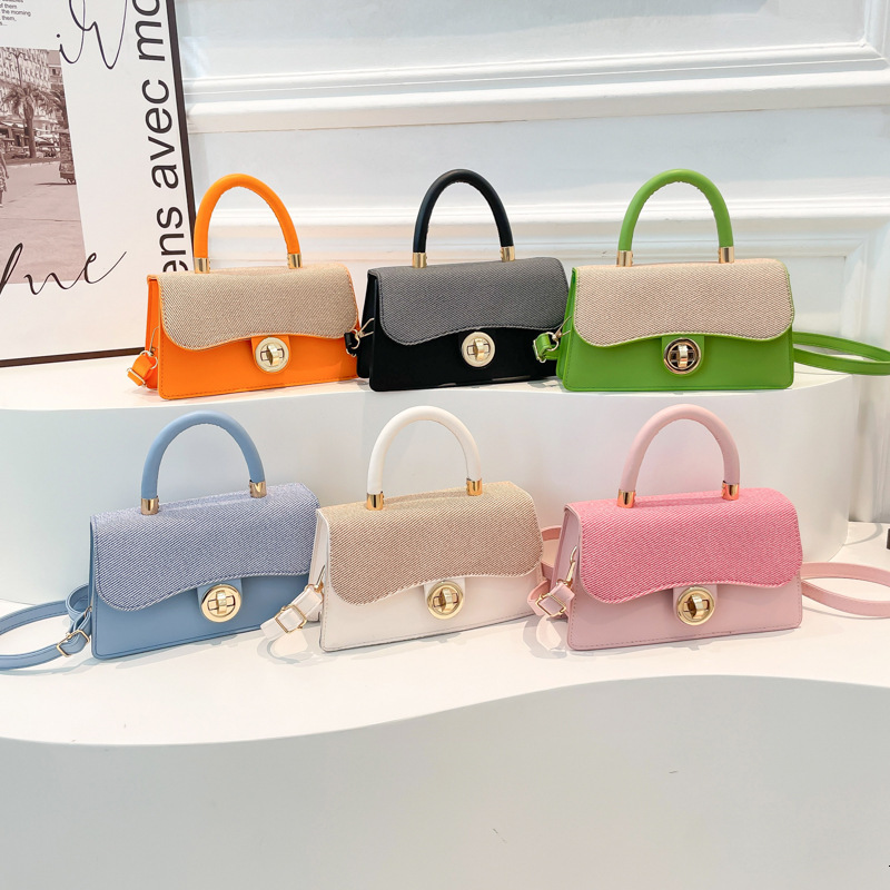 Korean style simple and fashionable 2025 lock buckle contrasting color commuting women's western-style crossbody with bill of lading shoulder sma