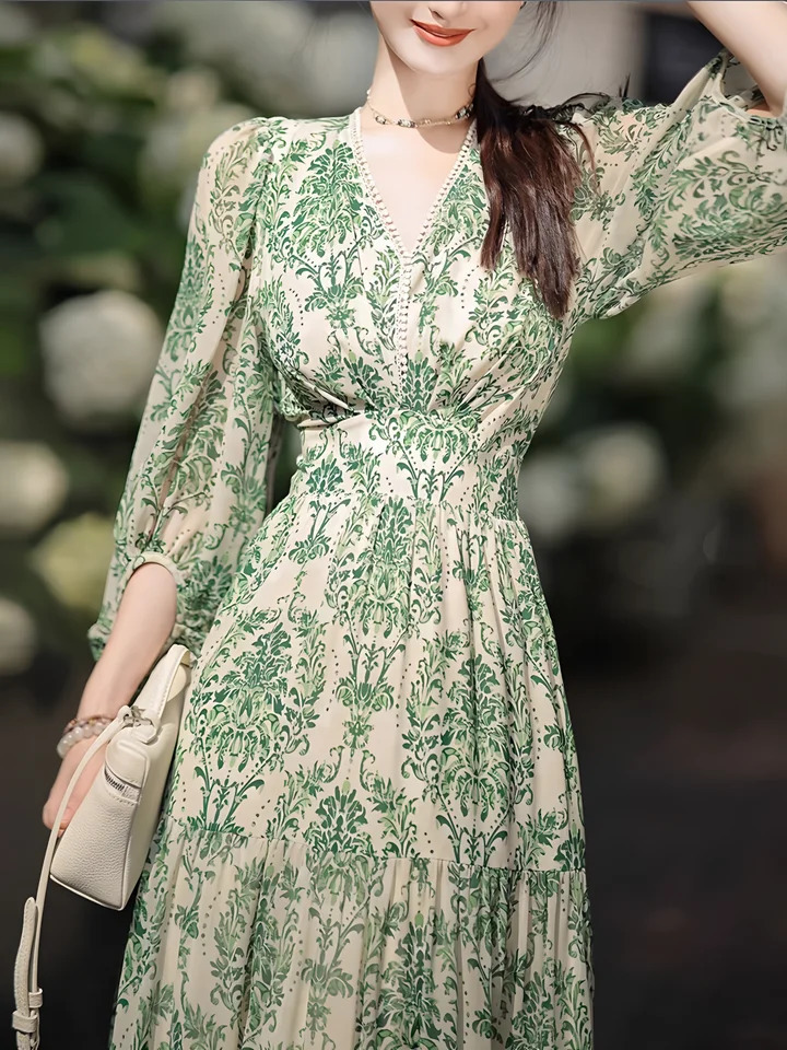 French floral dress summer fashion womens lantern sleeve Vneck waist slimming garden wind small fresh 250520