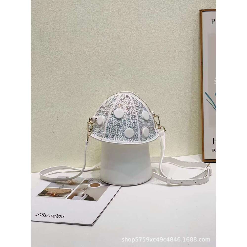 2025 New Trendy Cute Western Style Hot Diamond Mushroom Lightweight And Versatile Outdoor Crossbody Bag