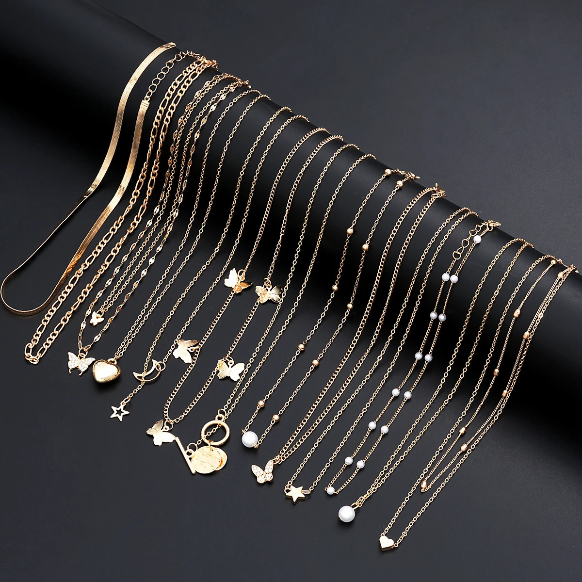 Simple Stackable Necklaces Set for Women Fashion Butterfly Heart Star Pearl Moon Pendant Necklaces Boho Jewelry Gifts 2025 250520