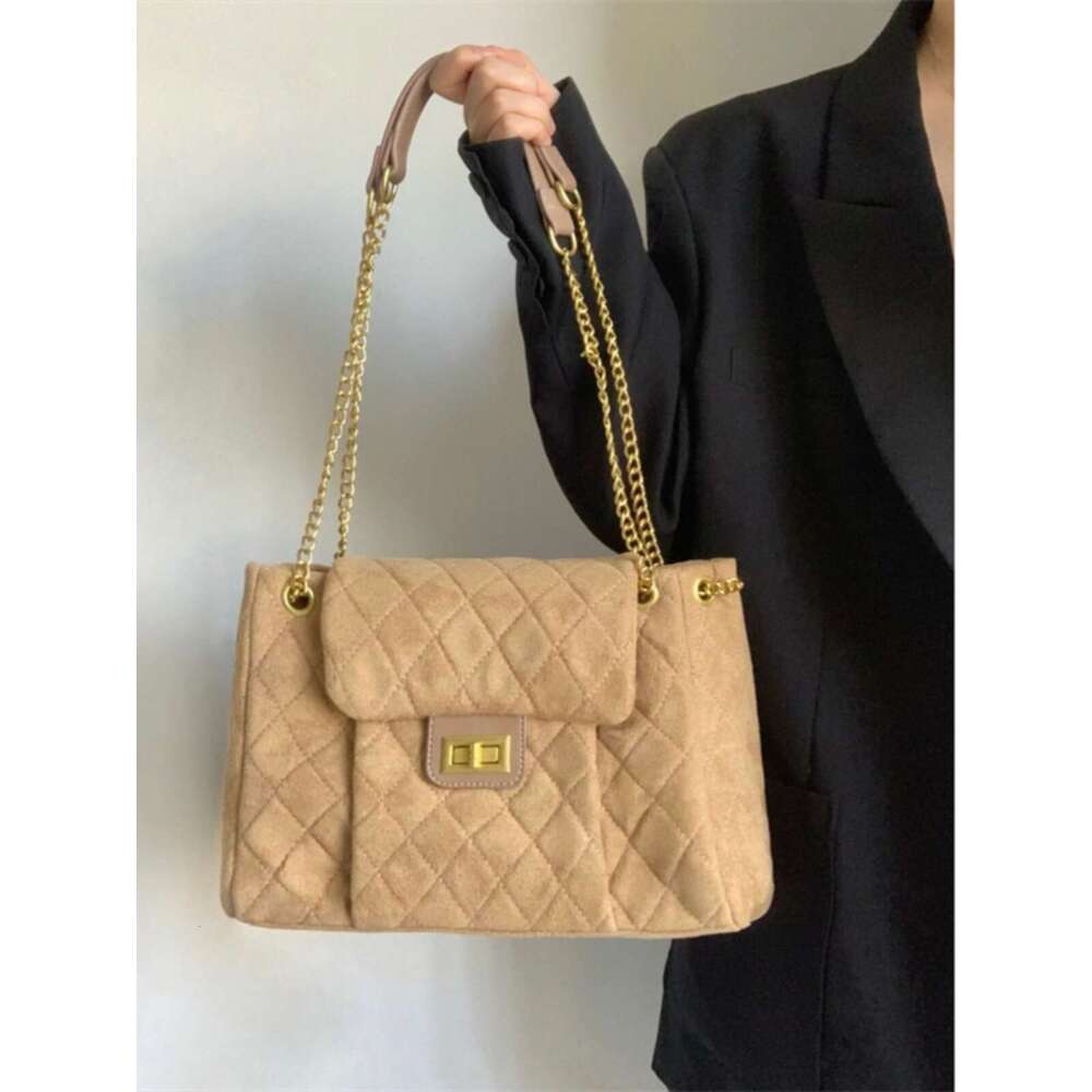 Autumn and Winter Women s New Large Capacity Diamond Grid Chain Premium Cross Commuter Single Shoulder Bag