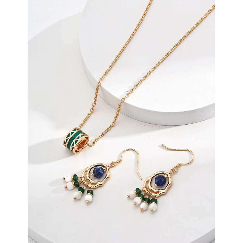 The Lin Yin S sier enamel pendant necklace is fashionable and unique, adding charm to your party set