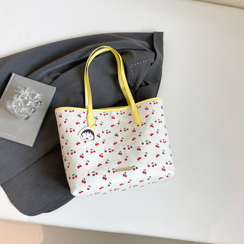 Free Delivery Designer Bag 2025 Summer Girl Commuting Cherry Tote Hand Fashion Niche Printed Texture Shoulder Bag For Women Luxury Bag