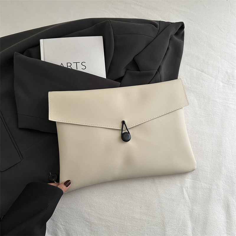 Free Delivery Designer Bag Summer Handheld Envelope 2025 Western Korean Edition Personalized Fashion Casual Simple Banquet Small Square Bag Trend Luxu