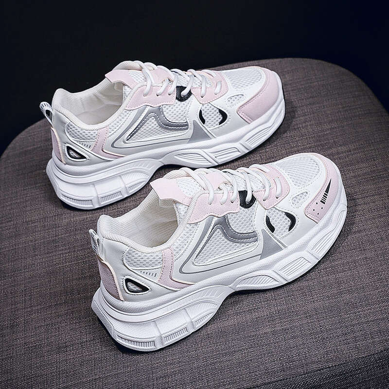 Hot Dad Hot 2025 New Spring Breathable Mesh Sports Korean Edition Versatile Thick Bottom Casual Running Shoes for Women