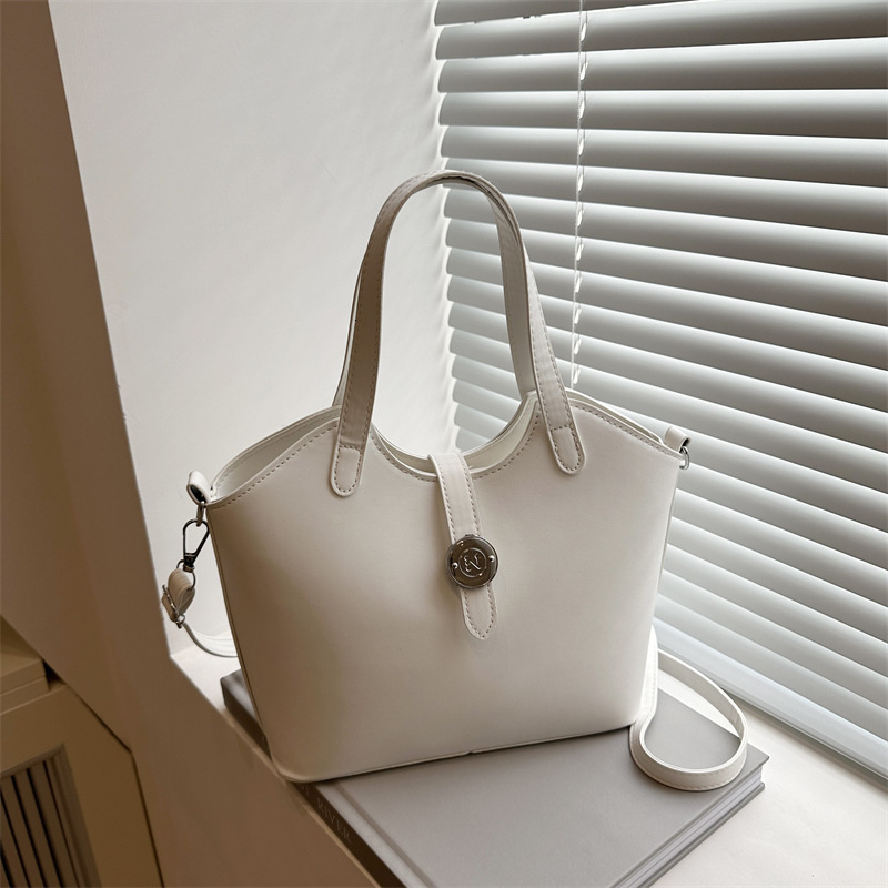 Free Delivery Designer Bag Texture Women's 2025 New Versatile Crossbody Casual Work Commuting Hand Held Bucket Luxury Bag