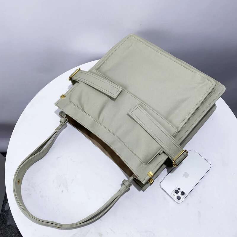 Casual Messenger Bag For Women Designer Handbag Purse 2024 New In Nylon Large Capacity Belt Buckle Medium Unisex Shoulder