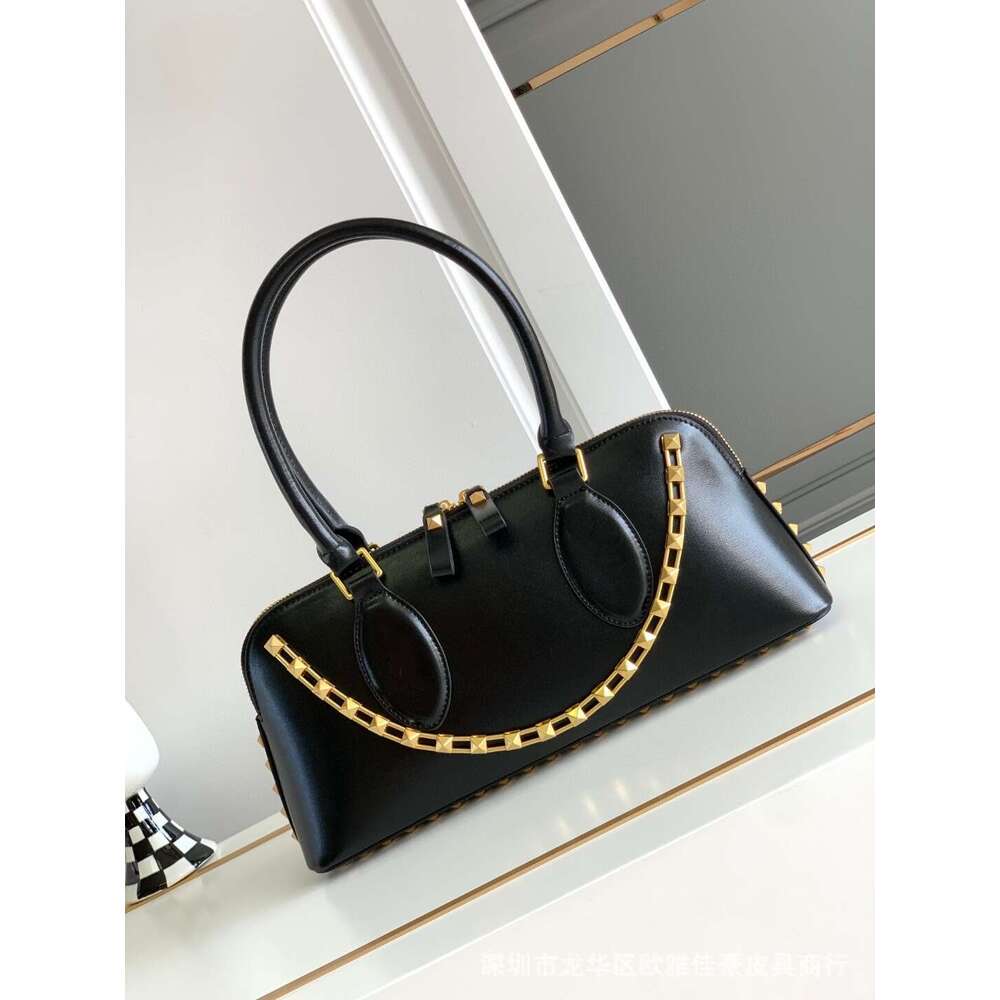 New Riveted Genuine Women s with High Grade Head Layer Leather Chain and Wind Carrying Bag
