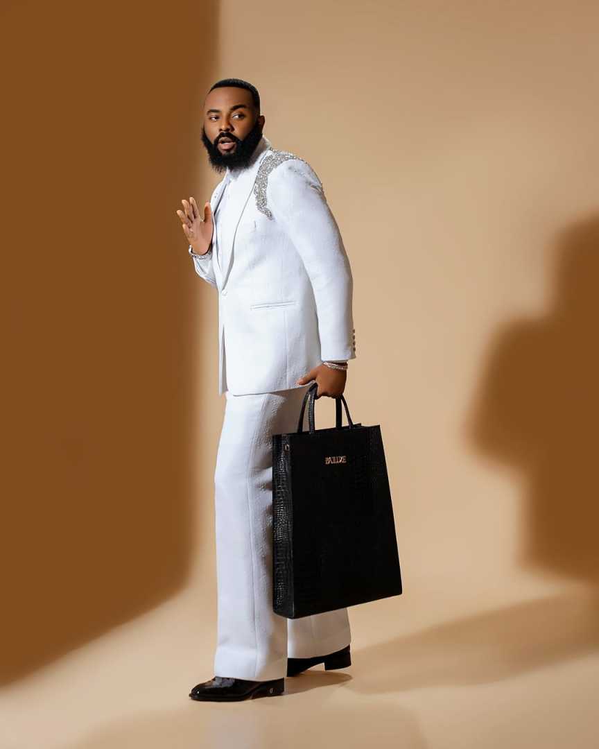 Men Wedding Tuxedos Customized One Button Peaked Lapel Appliques Pants Suits Party Male Groon Wear Homme 2 Pieces