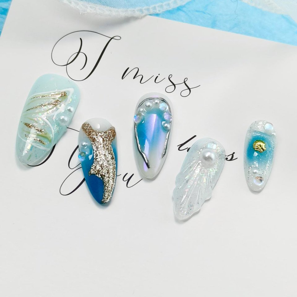 10pcs Handrawn 3D Flowers Handmade Press-on nails Medium Almond Nails Bundle 3D Butterfly Star Shell Finished nail stickers Free storage box jelly glu