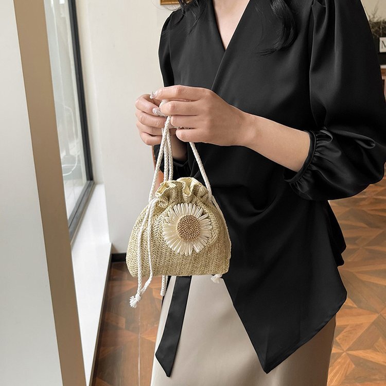 Top quality brand forest style women's bucket summer new item grass woven cross Korean version cute shoulder crossbody bag brand new free designe