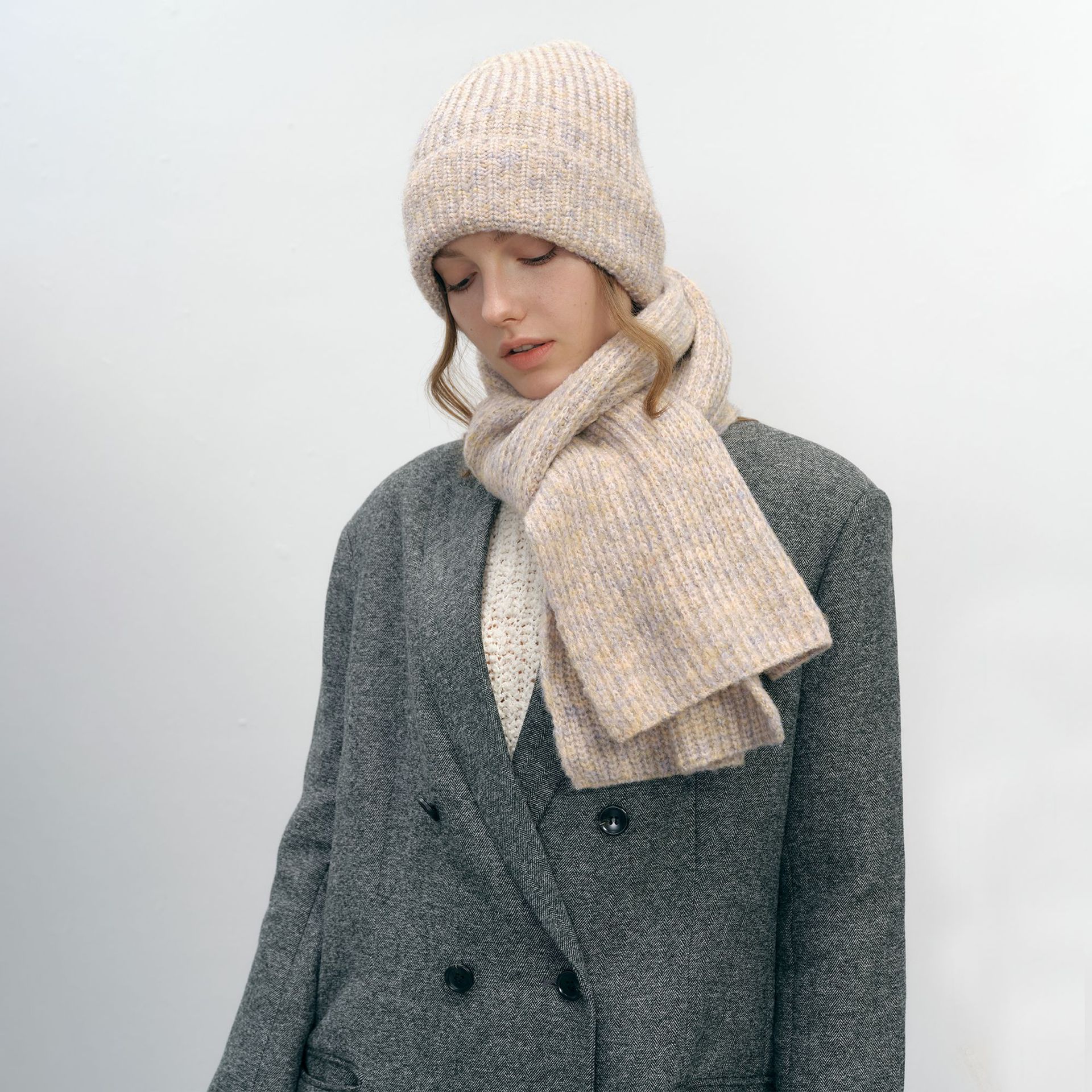 K775 Small design autumn and winter new unisex multi-color gradient thick warm fashion knitted wool scarf