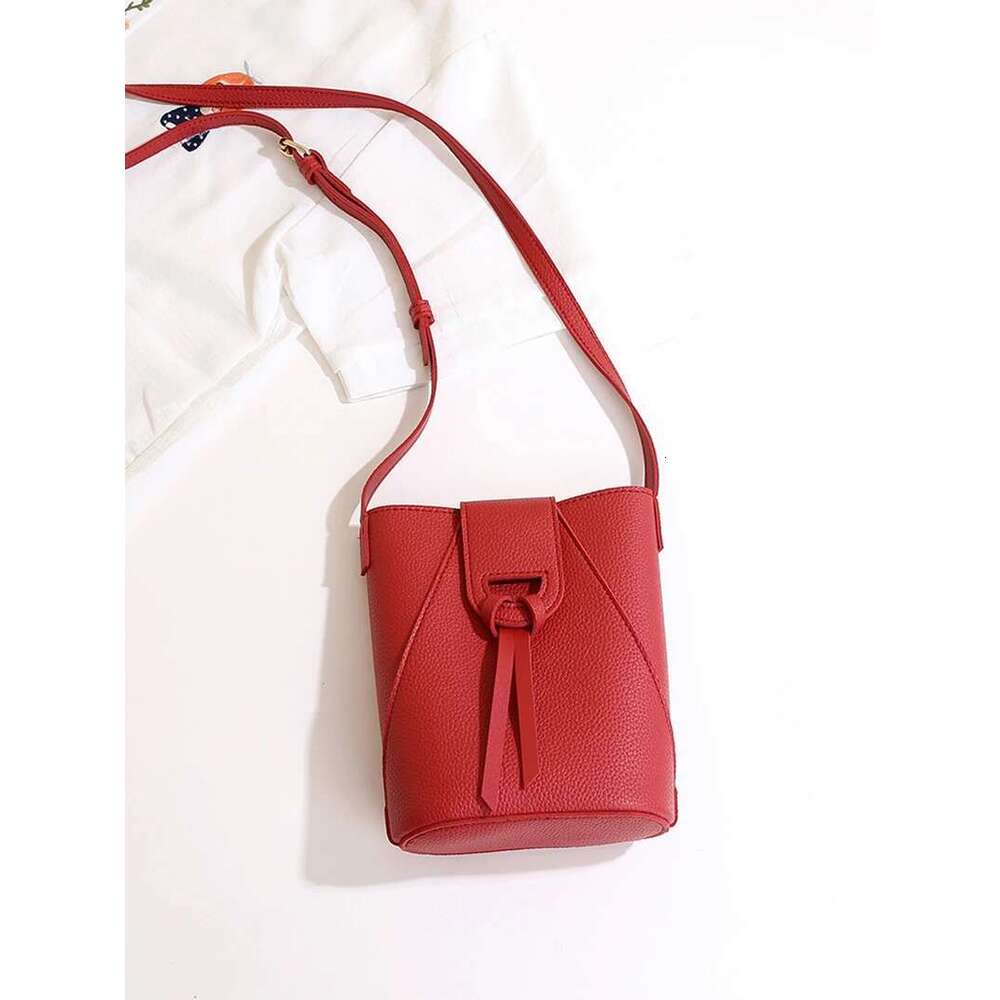 Women's Bags Designer Hot Selling Women's Shoulder Ladies' Soft Hasp PU Leather Handbag Large Capacity Crossbody Bags For Women Solid P