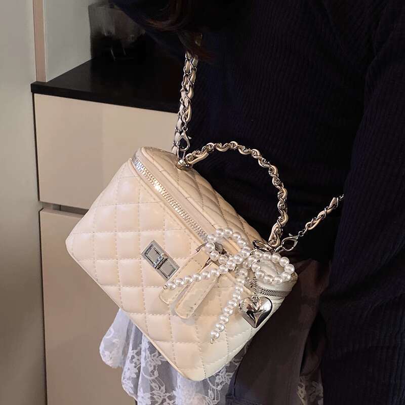 Xiaoxiangfeng Lingge women's 2025 new niche western-style chain box high beauty small square bag