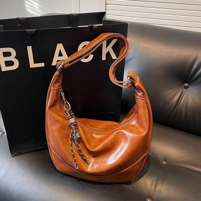designer bag Large capacity 2025 new winter high-end fashion dumpling bag, single shoulder women crossbody bag