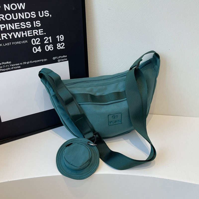 2025 new niche design high-end sense shoulder women versatile crossbody for spring and summer women's baguette bag trendy