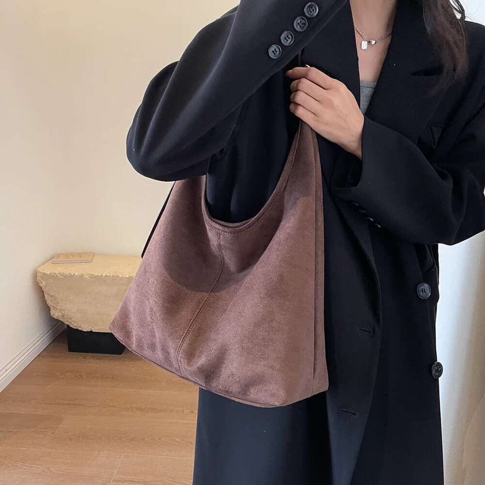 Vintage Women's Suede Shoulder Simple Tote Large Capacity Stylish Commuting Bag Solid Color Hasp Closure Handbag