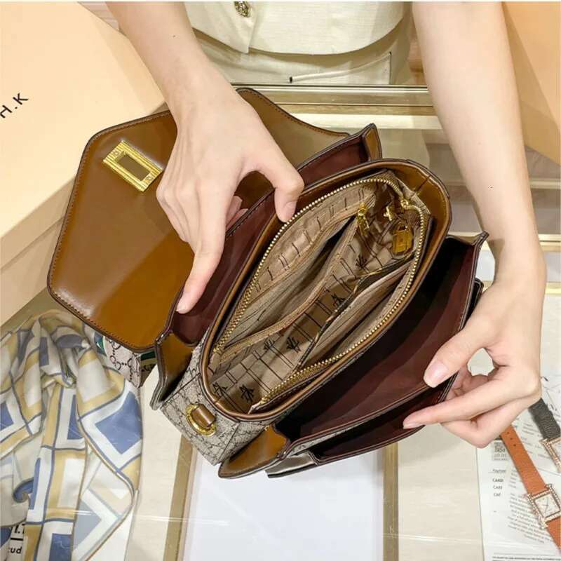 Light Brand Women's 2025 New Fashionable And Versatile High-End Color Blocked Handbag, Single Shoulder Crossbody Bag