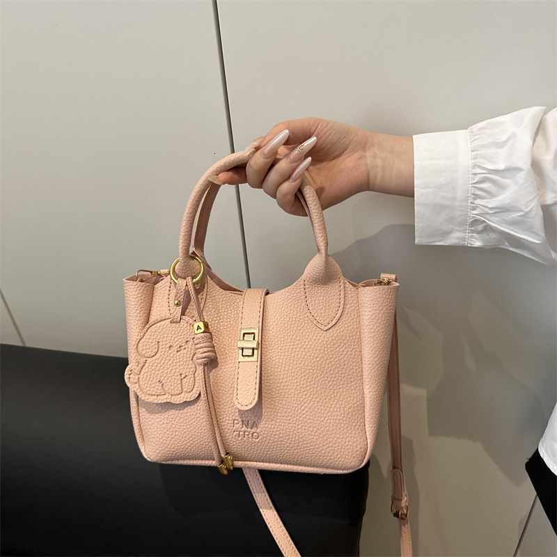 Free Delivery Designer Bag Large Capacity For Women's Spring And Summer Versatile 2025 New Korean Version Casual Crossbody Popular Bucket This Ye
