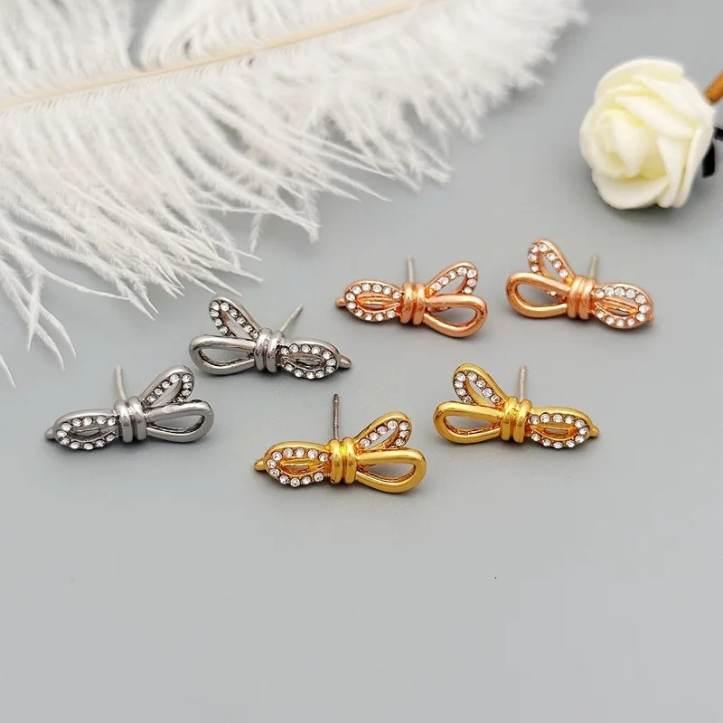 Korean Style Fashionable With A High-End Feel Simple Zircon Inlaid Bow Earrings 250517