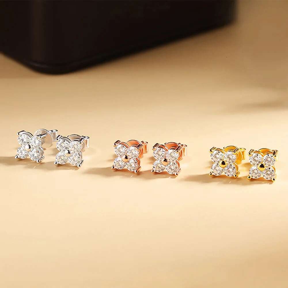 3mm Test Passed Moissanite Stud Earrings for Women S925 Silver Plated White Gold Four Clover Ear Studs Wedding Party Jewelry GRA