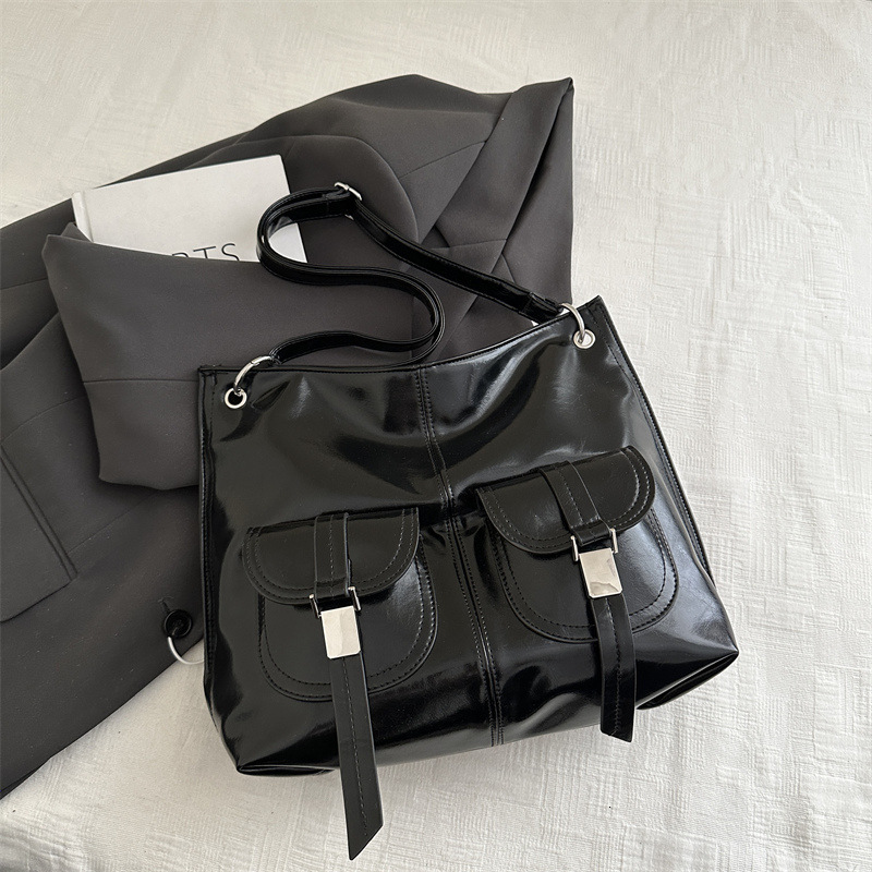 Free Delivery Designer Bag Korean Version Of Large Capacity Fashionable Motorcycle 2025 New Style Simple And Luxurious One Shoulder Crossbody Tote Pop