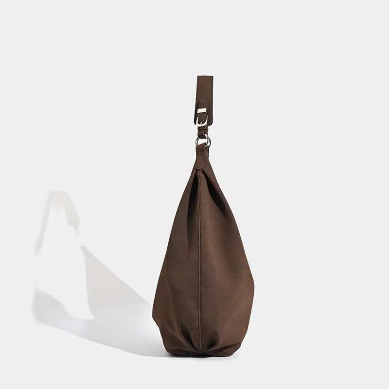 Maillard retro style armpit women's 2024 new high-capacity commuting versatile suede shoulder bag autumn and winter hits