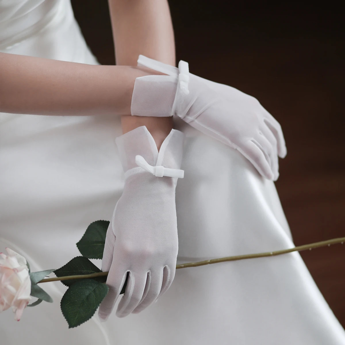 WG057 Exquisite Wedding White Bridal Gloves Elastic Mesh Bow Brides Fingertip Wrist Gloves Women Pageant Prom Handschuh 250520