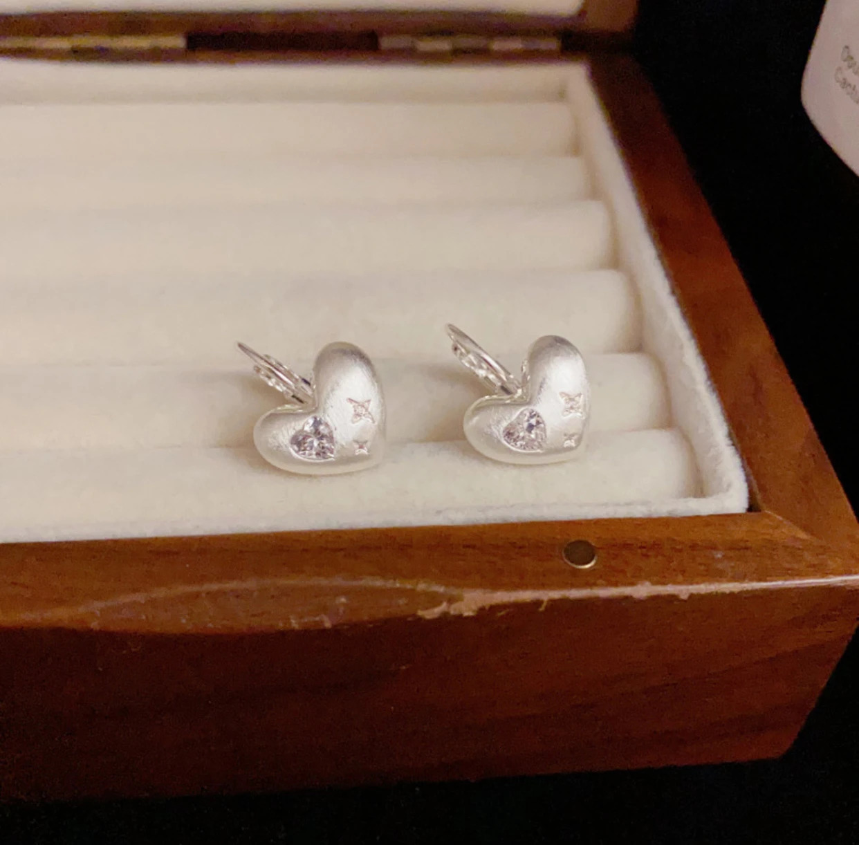 1.6 * 1.1 cm Korean fashion simple metal wire heart ear clip sweet and cool versatile earring 250517