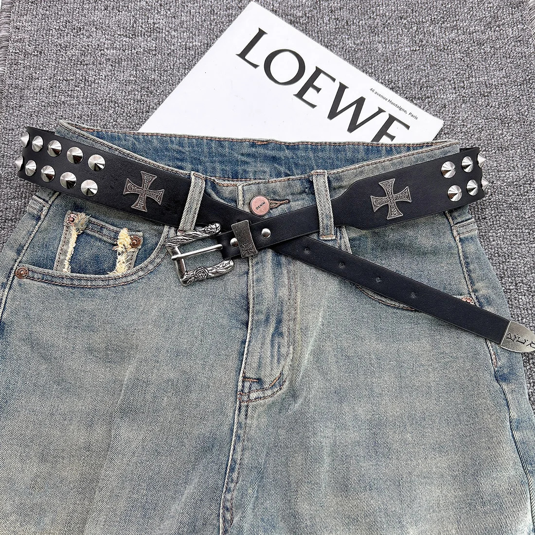 Retro Heavy Metal Rivets Men Womens Belt ERD Harley Locomotive Rock Punk Style Personality Belt Genuine Leather Jeans Belt 250519