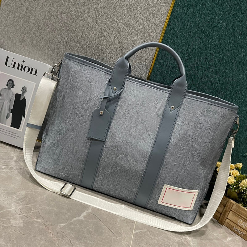 Designer Unisex Fashion Canvas Large Duffel Bags Large capacity Carry travel Bag Luggage Clothes Storage crossbody Bag men's and women's gym commuting handbags