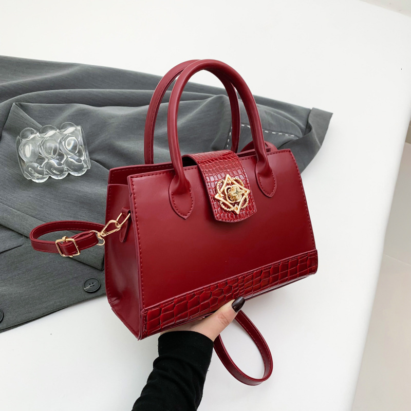 Free Delivery Designer Bag Small Niche High End Tote 2025 Winter New Fashion Large Capacity Crocodile Pattern Versatile Commuting Crossbody Luxury Bag