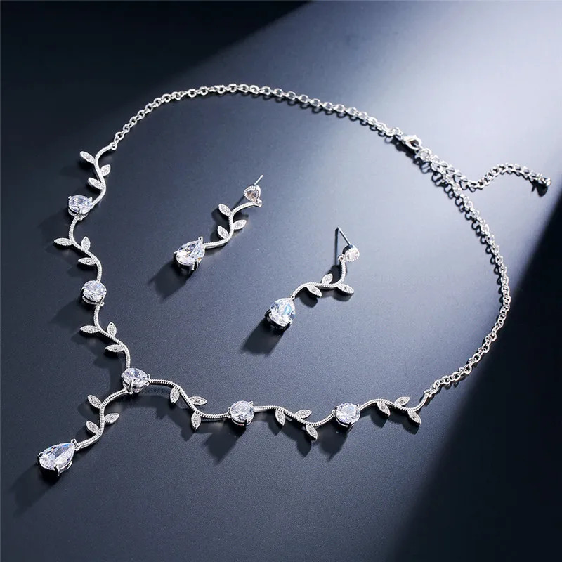 Fashion Niche Womens Necklace Earrings Willow Branch Zircon Ins Style Clavicle Necklace Earring Set 250520