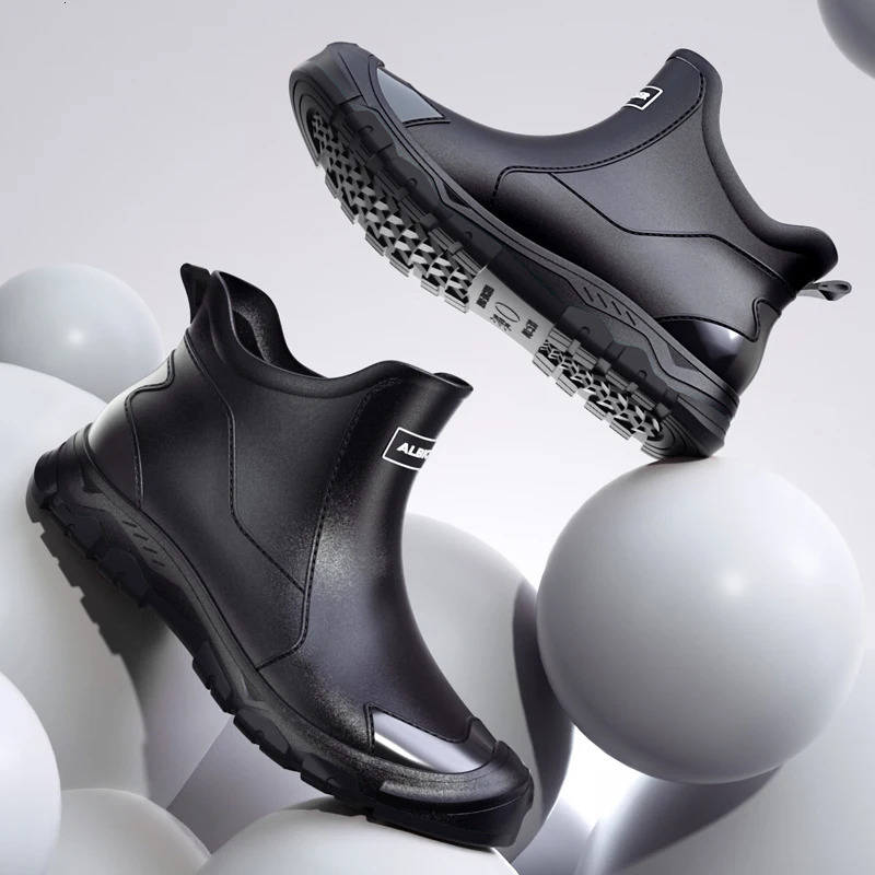 Outdoor Non-slip Light Shoes Men Rain Boots Waterproof Rubber Fishing Shoes Durable Waterproof Rubber Fishing Shoes 250515