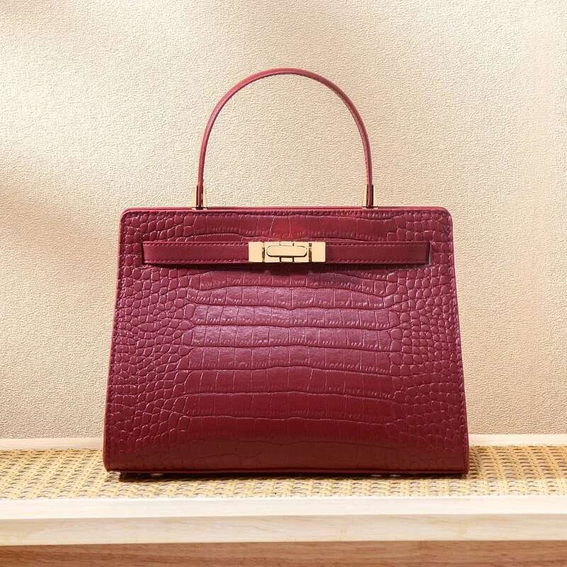 Small Niche Design Shoulder Odino Handbag, Genuine Leather Women's Bag, Red Mother's Bag