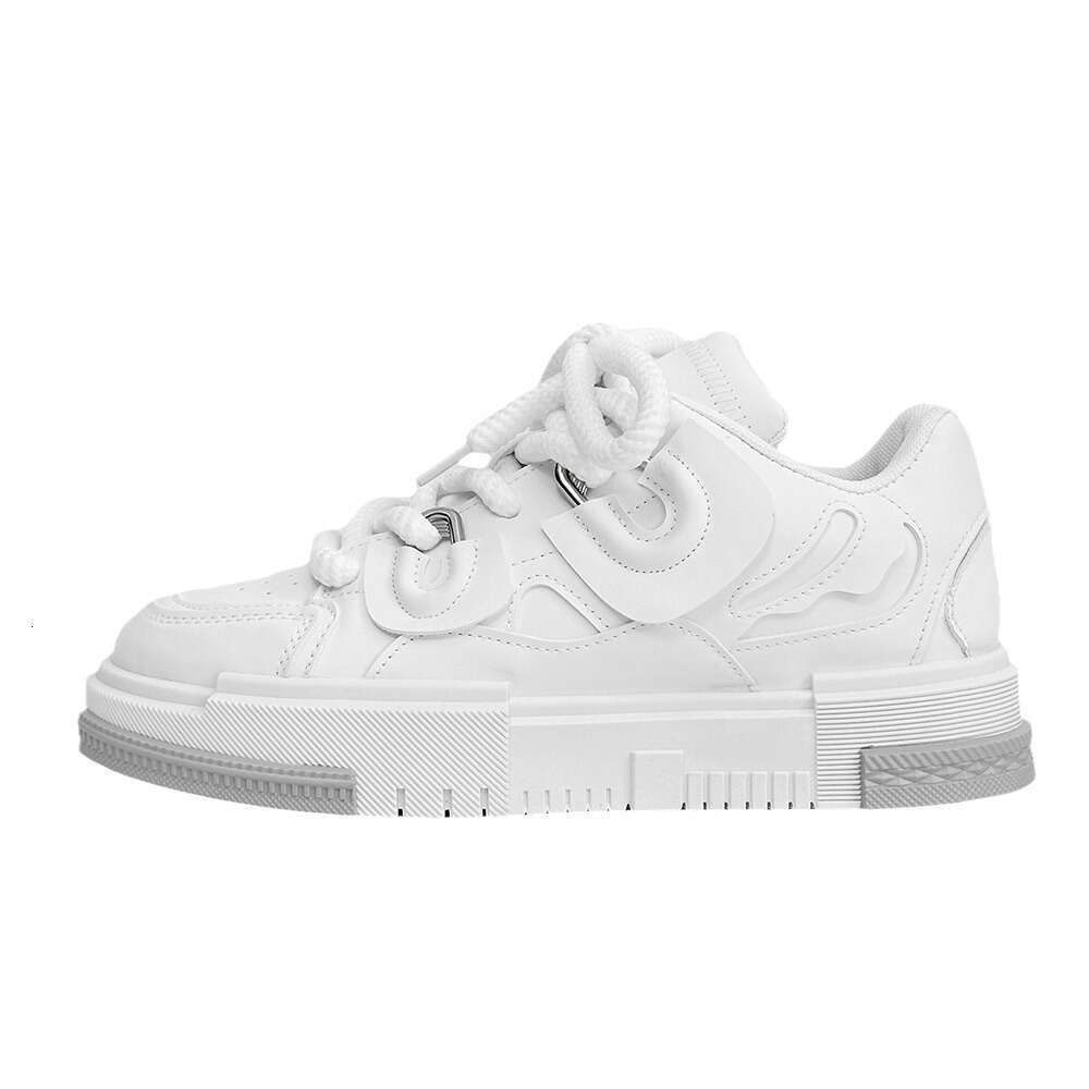 Hot 2025 Hot new niche design bread men's casual China-Chic live broadcast skateboard shoes men