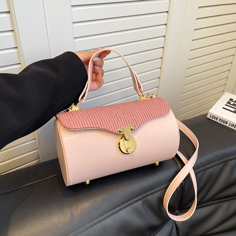 Advanced Western Style Handheld Box for Women 2024 New Fashionable Splicing Shoulder Versatile Crossbody Small Square Bag