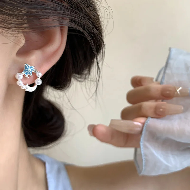 Temperament Dreamy Galaxy Moon Earstuds Season Niche Sweet Cool Wind Ear Accessories 250517
