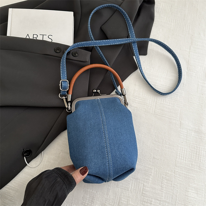 Free Delivery Designer Bag 2025 Summer Crossbody Art Commuting Mobile Phone Women's Hand Solid Color Beauty Zero Wallet Leisure Bag Luxury Bag