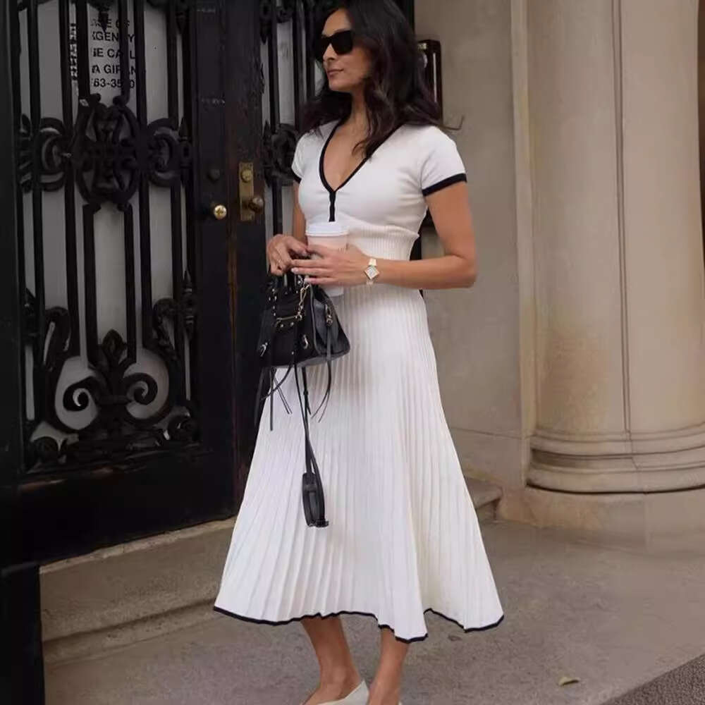 Popular spring and summer elegant dress set for women, 2-piece set, casual commuting fashion, 2025 temperament versatile new trend clothing ins