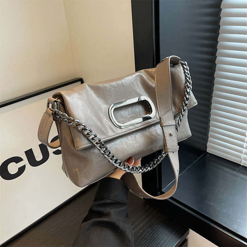 High Beauty 2024 New Fashionable Handbag Maillard Commuter Shoulder Large Capacity Crossbody Bag for Women