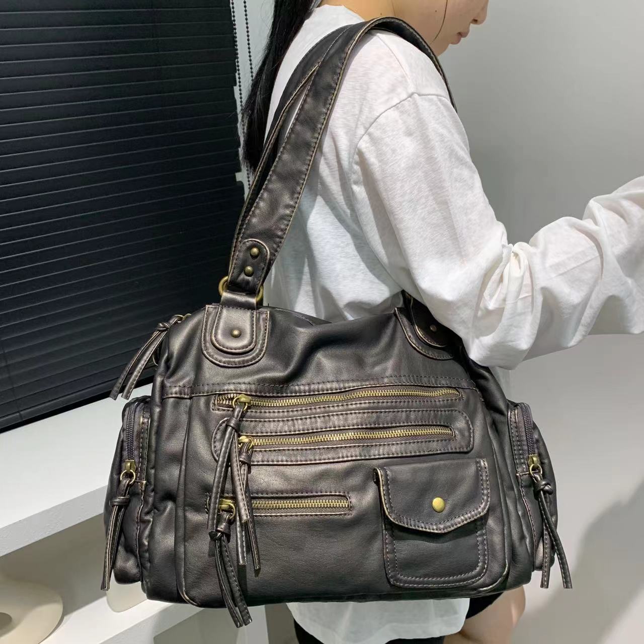 Trendy Women's Fashion Retro Style Tote with Adjustable Strap for Everyday Use