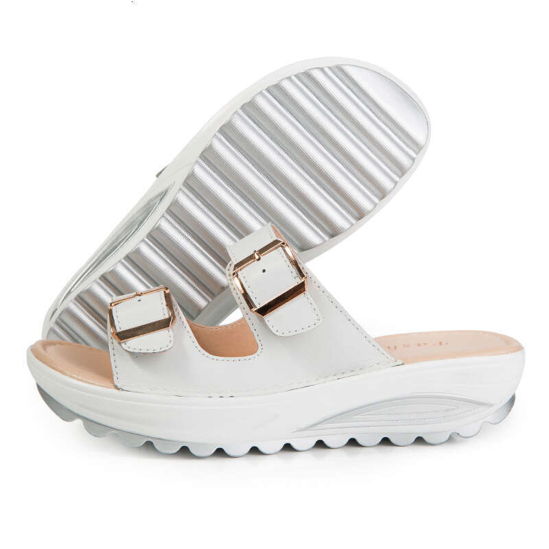 Large size NEW TOP cool slippers for women's summer new trend, double breasted leather thick soled anti-skid slippers, beach sandals