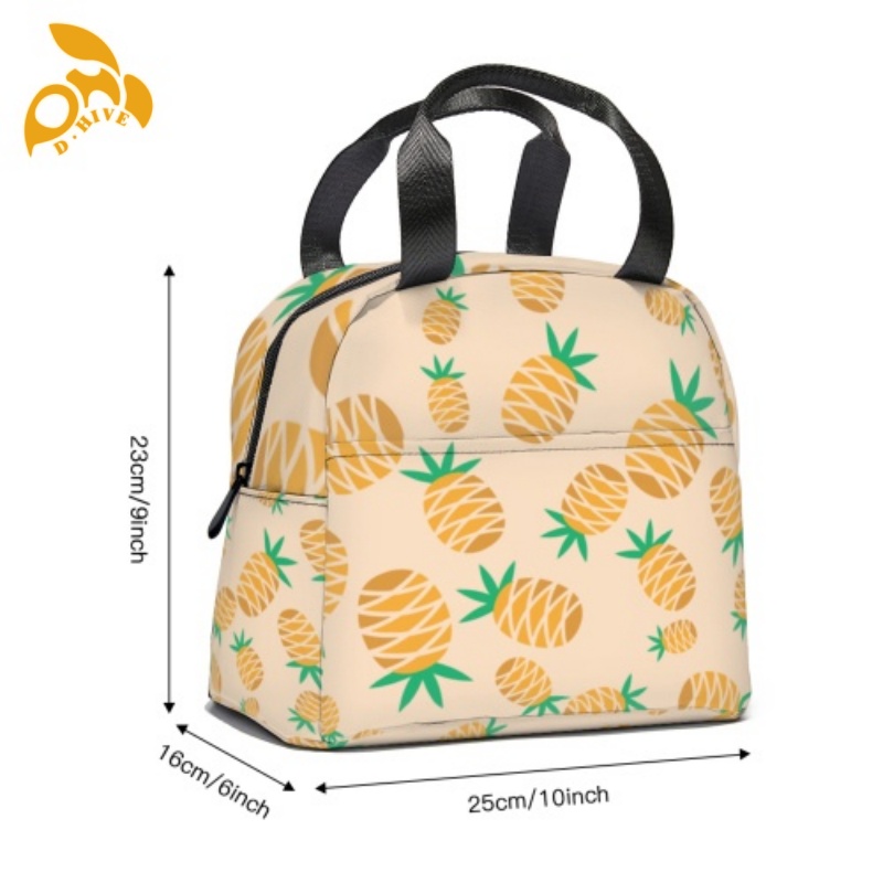 Free provision of lightweight, high-quality hand-held insulated meal bags in beige and black, custom-made for adults by designers.