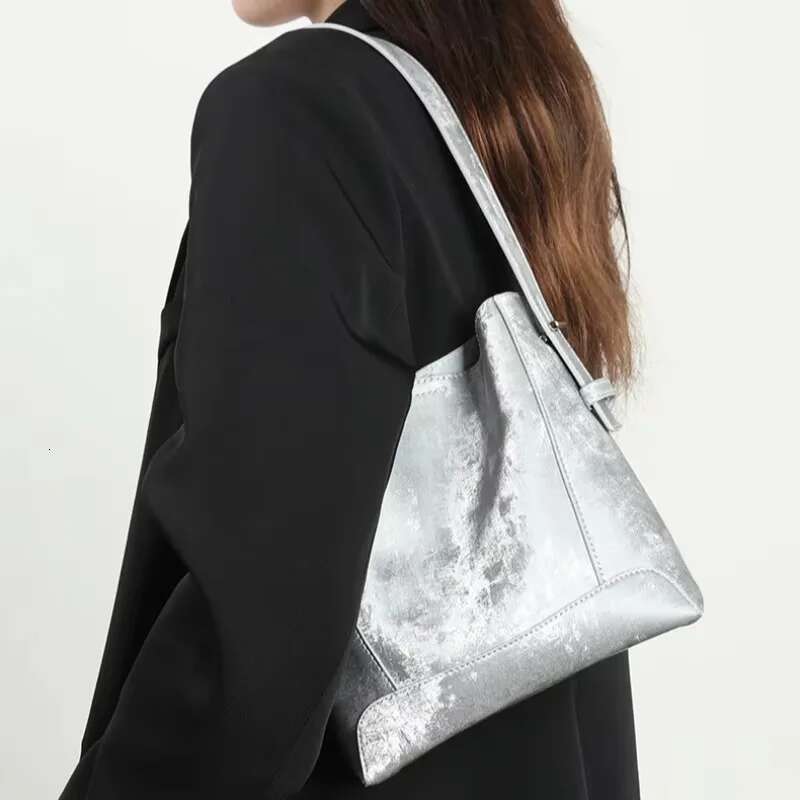 Genuine Leather Designer Handbag Women 2025 Trend Fashion Elegant Exquisite Shoulder New High Quality Crossbody Bag