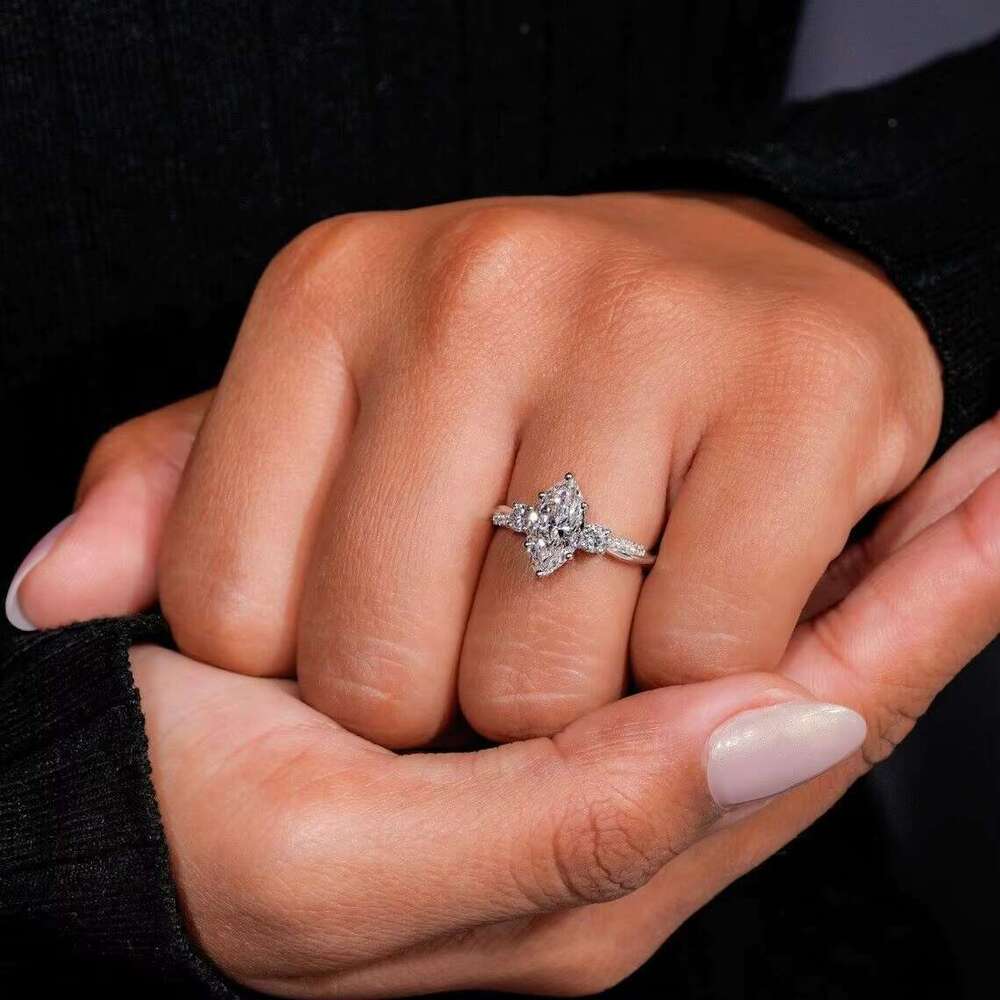 Marquise Zircon Engagement Ring for Women Sparkling White Gold Plated Cubic Zirconia Wedding Promise Ring Elegant Statement Gift