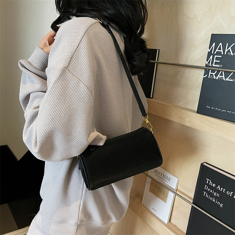 2025 new niche design small cylindrical single shoulder crossbody pillow bag versatile and fashionable women's fashion