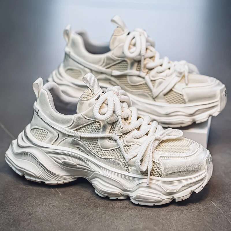 Designer casual shoes Fashionable men's everyday shoes with classic small white shoes, work shoes
